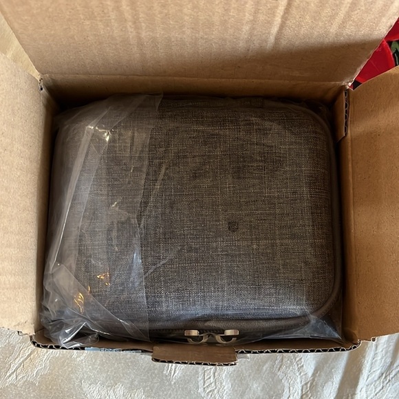 Brand New 100% Pure Essential Oil Set 12 Pack w/ Hard Shell Zip Carrying Case - Picture 13 of 16